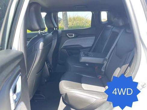 Used 2024 Jeep Compass Latitude AWD/4WD image 24