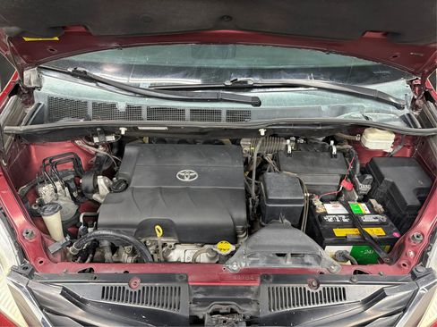 Used 2014 Toyota Sienna LE FWD image 9