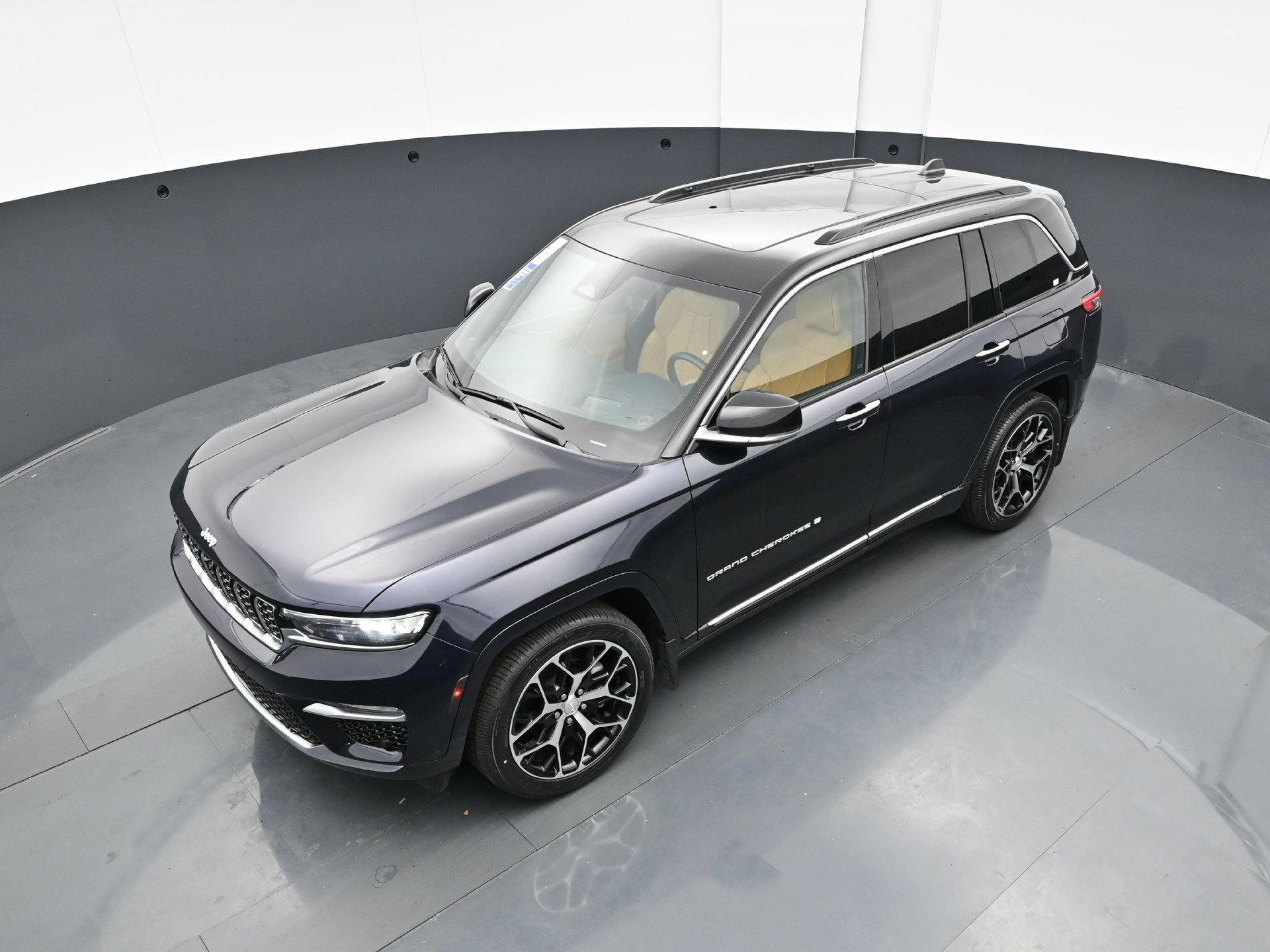 Used 2024 Jeep Grand Cherokee Summit AWD/4WD image 42