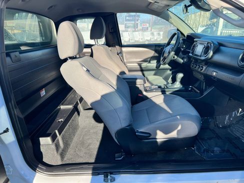 Used 2018 Toyota Tacoma SR image 16