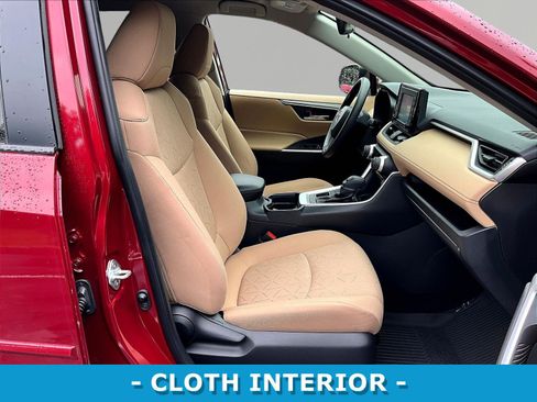 Used 2021 Toyota RAV4 XLE w/ Protection Package (TMS) AWD/4WD image 29