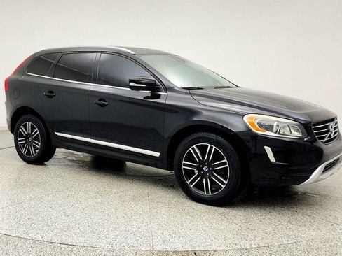 Used 2017 Volvo XC60 T5 Dynamic w/ Preferred Option Package AWD/4WD image 3