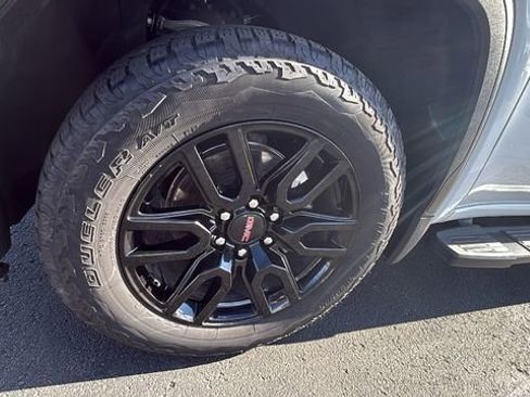 Certified 2024 GMC Sierra 1500 Elevation w/ Preferred Package image 9