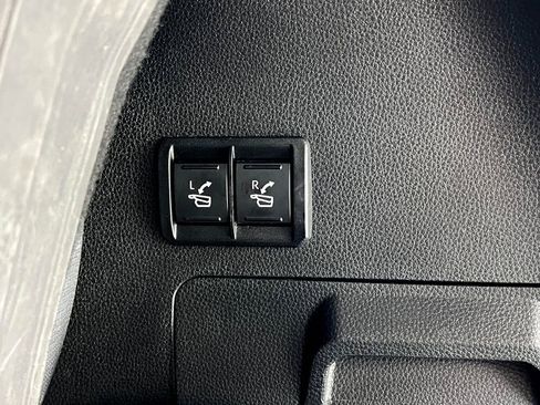 Used 2023 Toyota Sequoia Limited image 26