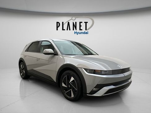 New 2026 Hyundai Ioniq 5 SE image 1