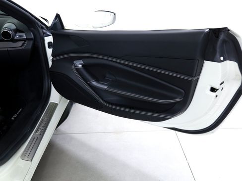 Used 2022 Ferrari F8 Tributo RWD image 19