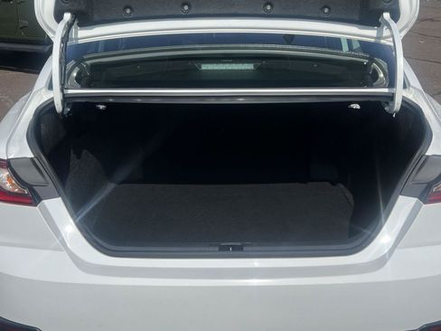 Used 2025 Toyota Camry SE FWD image 13
