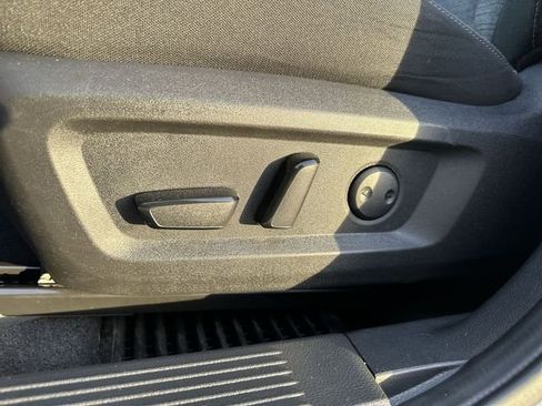 Used 2023 Nissan Rogue SV image 14