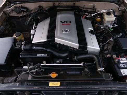 Used 2003 Toyota Land Cruiser image 25