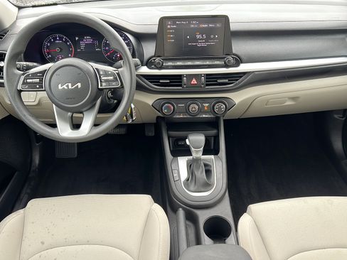 Used 2023 Kia Forte LXS FWD image 10