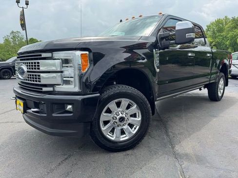 Used 2019 Ford F250 Platinum w/ Platinum Ultimate Package AWD/4WD image 2