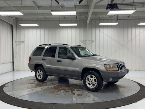 Used 2002 Jeep Grand Cherokee Sport image 2