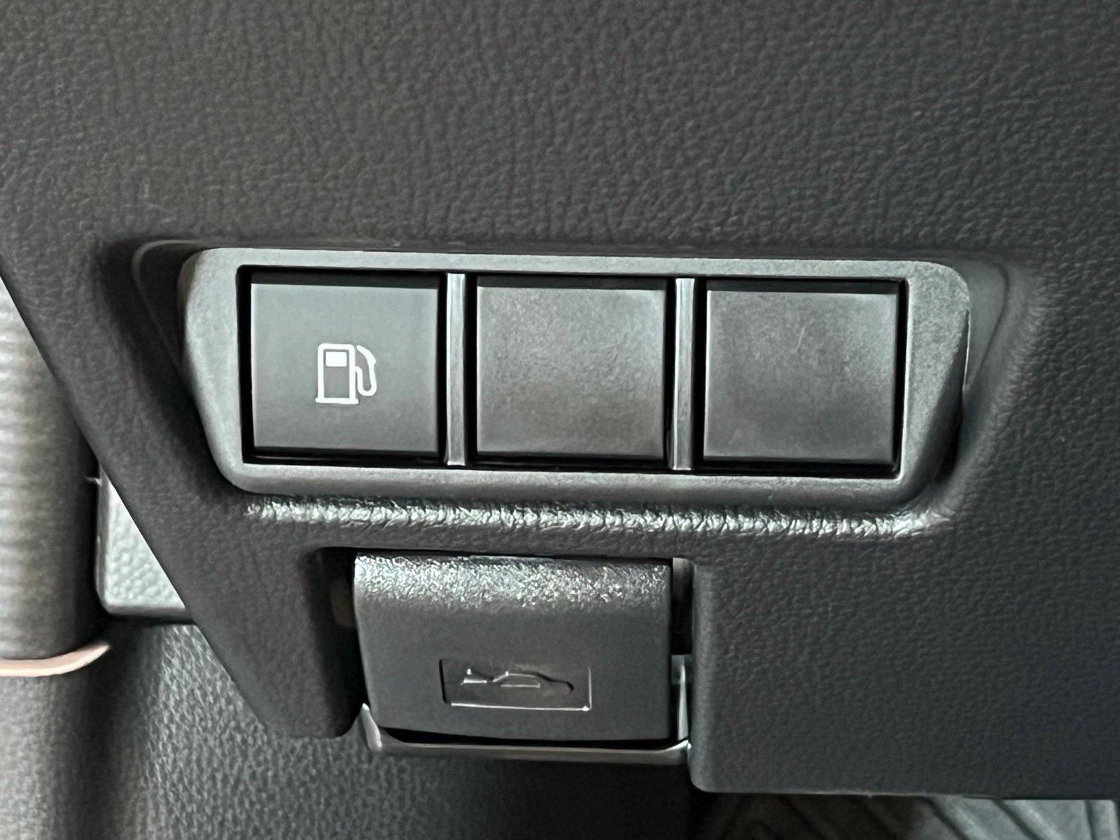 New 2027 Toyota Prius XLE AWD/4WD image 32