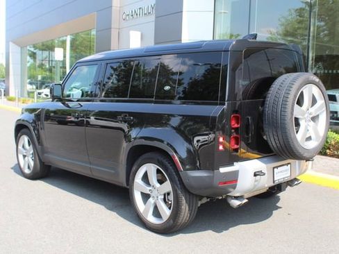 Used 2024 Land Rover Defender 110 SE image 11