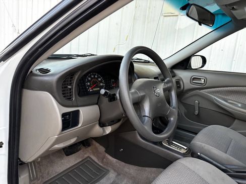 Used 2004 Nissan Sentra 1.8 w/ Convenience Pkg image 11