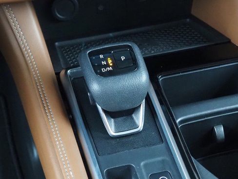 Used 2023 Nissan Pathfinder Platinum FWD image 33