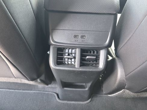 Used 2025 Chevrolet Equinox LT w/ Convenience Package II FWD image 27