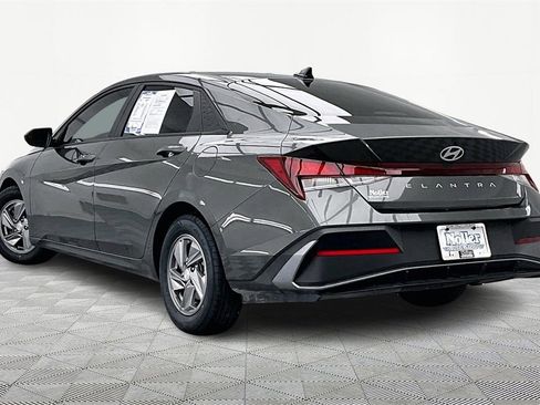 Used 2024 Hyundai Elantra SE image 13