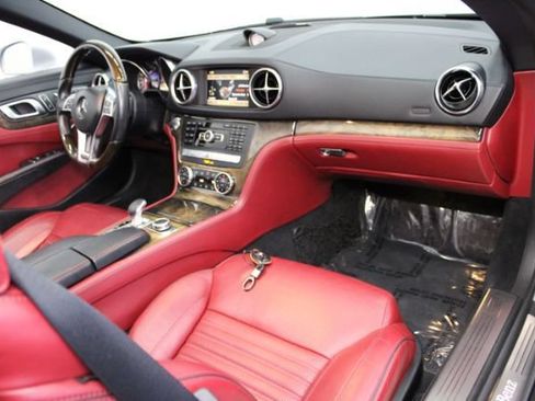 Used 2013 Mercedes-Benz SL 550 image 31