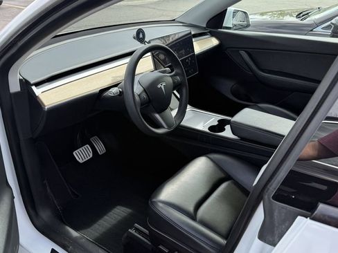 Used 2022 Tesla Model Y Performance AWD/4WD image 3