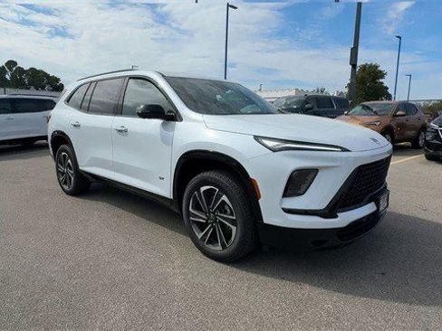 New 2026 Buick Enclave Sport Touring w/ LPO, Illumination Package image 2