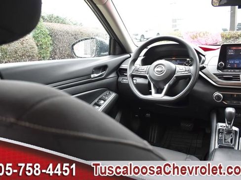 Used 2024 Nissan Altima 2.5 SV image 24
