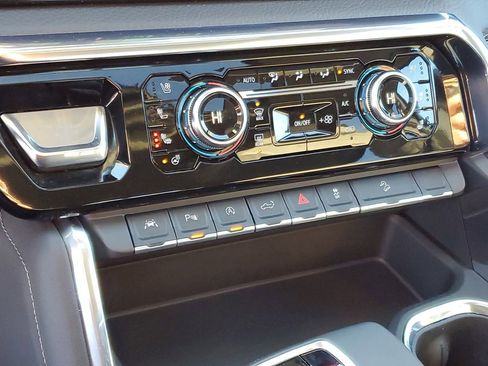 Used 2025 GMC Sierra 1500 Denali image 21