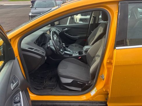 Used 2012 Ford Focus Titanium w/ SEL/Titanium Winter Pkg FWD image 9