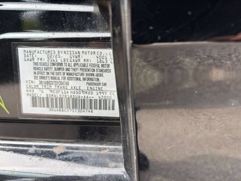 Used 2025 Nissan Sentra SV FWD image 25