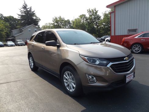 Used 2018 Chevrolet Equinox LS AWD/4WD image 4