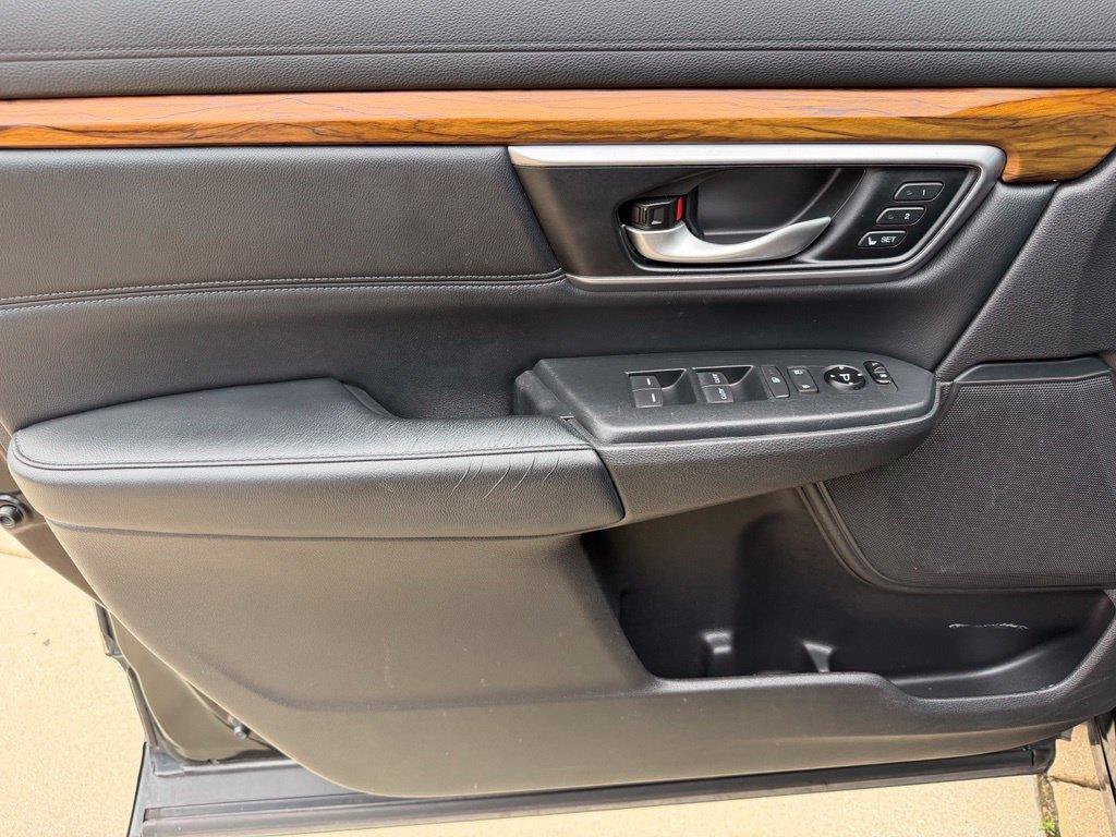 Used 2017 Honda CR-V Touring image 13
