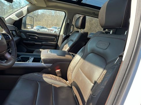 Used 2025 RAM 1500 Limited image 17