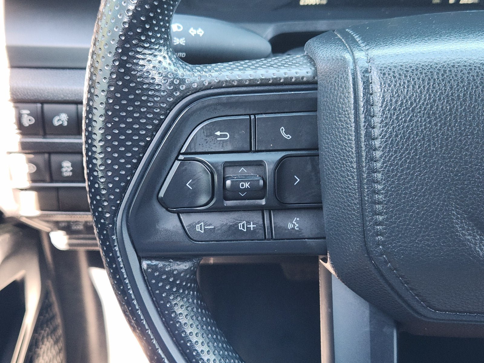 Used 2024 Toyota Tacoma SR AWD/4WD image 36