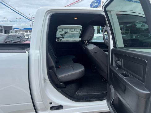 Used 2024 RAM 3500 Tradesman w/ Chrome Appearance Group AWD/4WD image 13