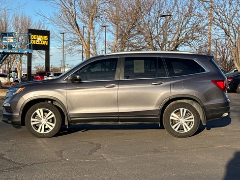 Used 2017 Honda Pilot EX image 7