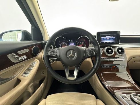 Used 2019 Mercedes-Benz GLC 300 image 21