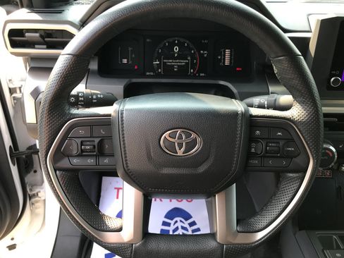Certified 2024 Toyota Tacoma SR5 AWD/4WD image 16