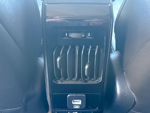 Used 2022 Jeep Compass Limited image 22