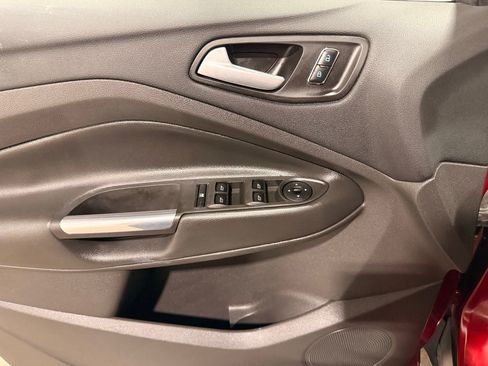 Used 2016 Ford Escape SE FWD image 13