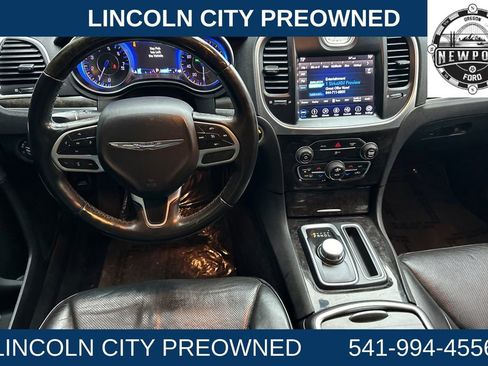 Used 2018 Chrysler 300 Limited image 13