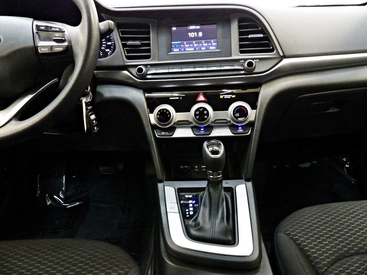 Used 2019 Hyundai Elantra SE w/ Cargo Package FWD image 20