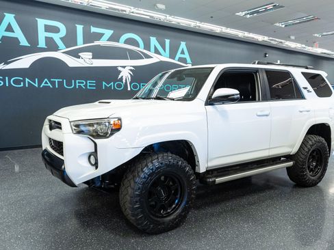 Used 2020 Toyota 4Runner TRD Off-Road Premium w/ Moonroof Package AWD/4WD image 1