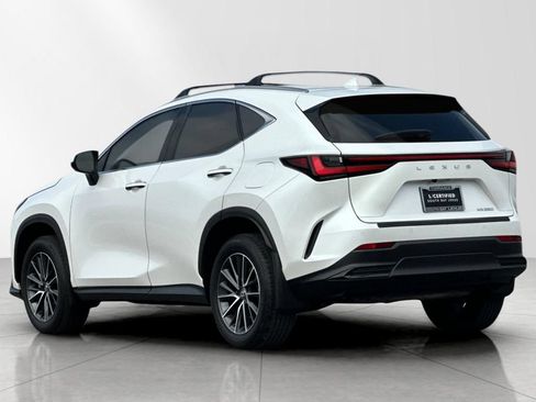 Certified 2025 Lexus NX 250 FWD w/ Accessory Package (A2) image 4