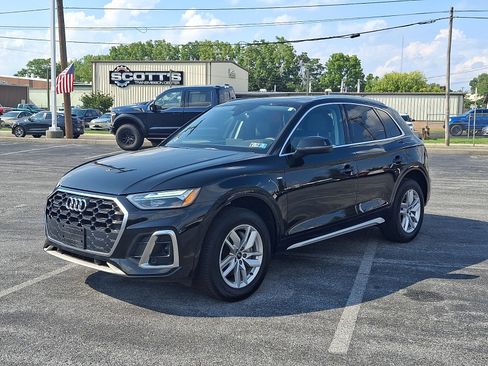 Used 2023 Audi Q5 2.0T Premium w/ Convenience Package AWD/4WD image 3