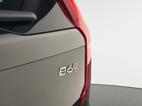 Used 2025 Volvo XC90 B6 Plus AWD/4WD image 15