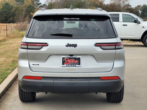 New 2025 Jeep Grand Cherokee L Altitude image 3