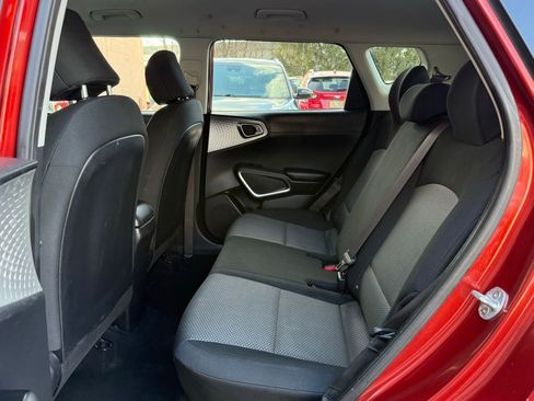 Used 2020 Kia Soul LX image 11