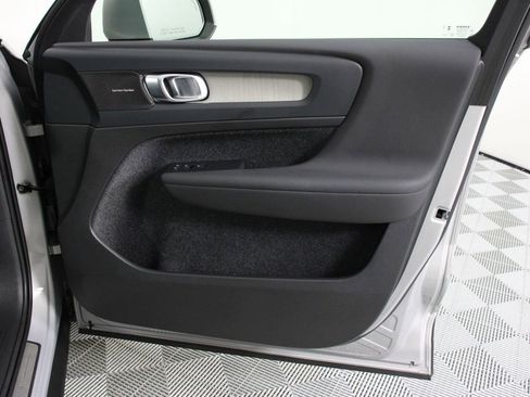 Certified 2023 Volvo XC40 B5 Ultimate w/ Protection Package Premier AWD/4WD image 21