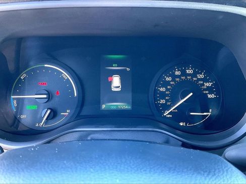 Used 2024 Toyota Sienna LE image 27