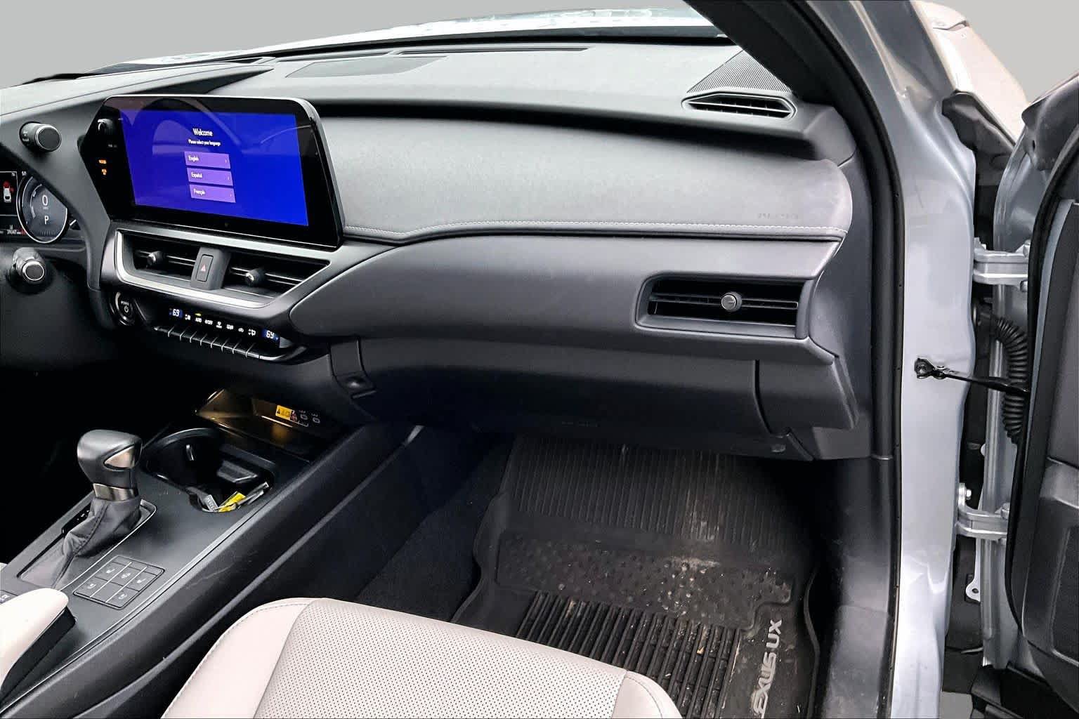 Used 2024 Lexus UX 250h AWD w/ Premium Package image 19